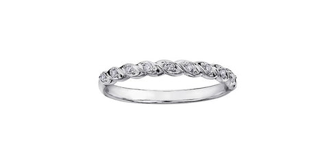 White gold diamond ring