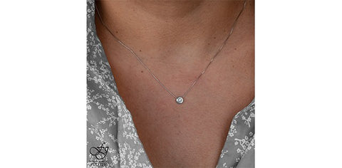 White gold diamond pendant