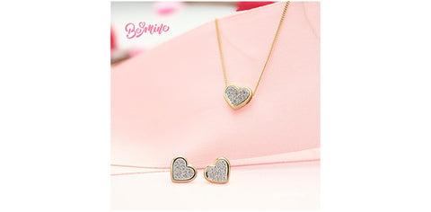 Yellow gold diamond heart pendant